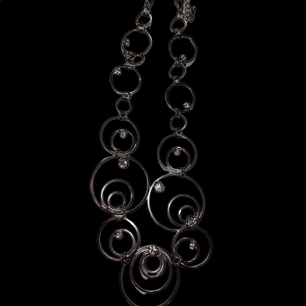 Short necklace